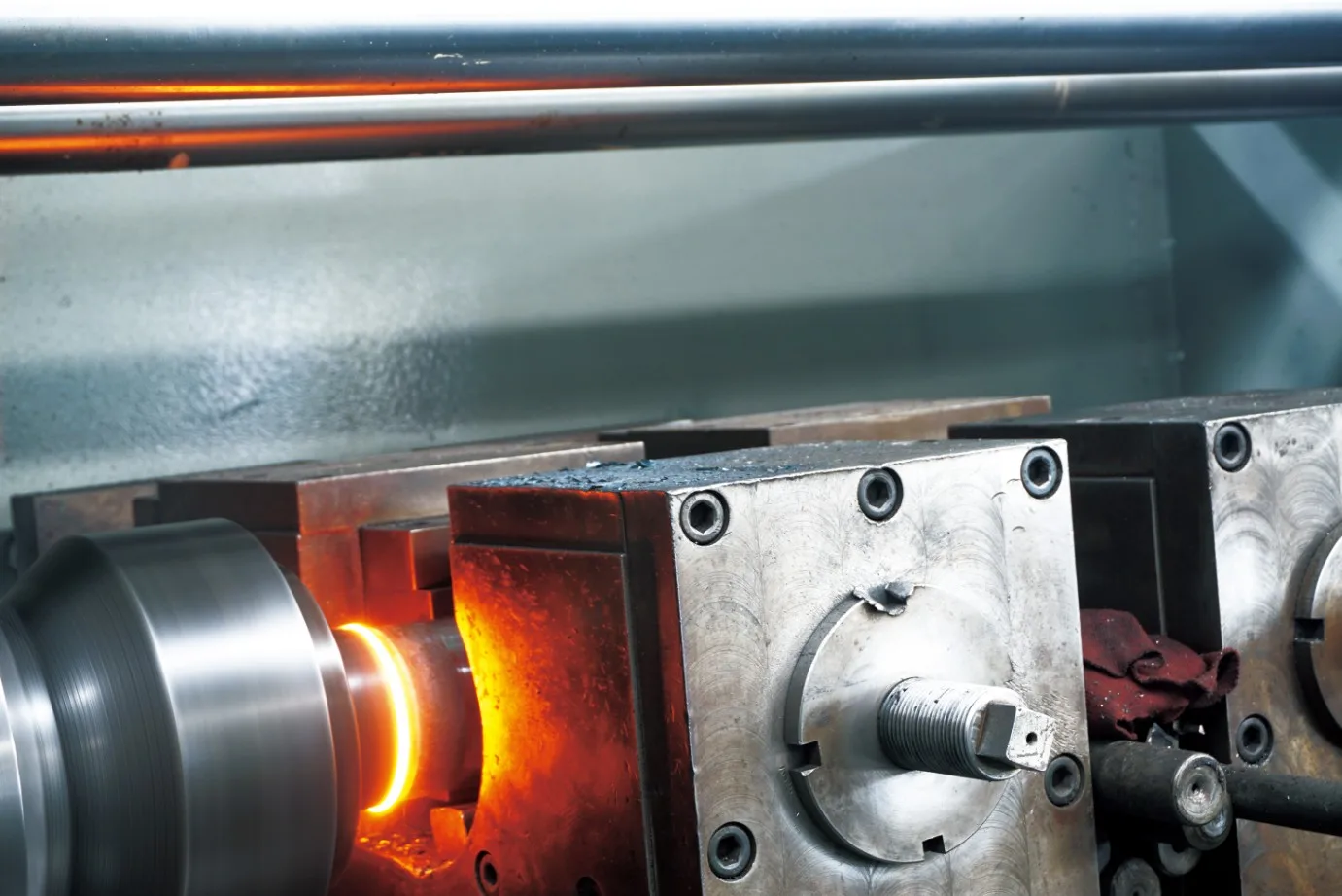 ایچ سی آئی سی ہائیڈرولک سلنڈر: 4 کور اقسام اور کسٹم حل